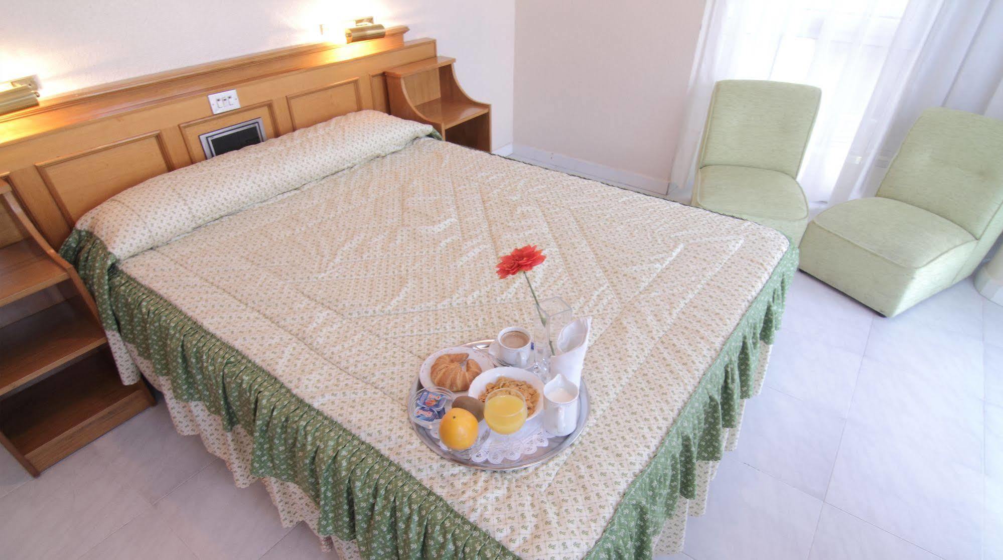 פלנסיה Hotel Don Rodrigo מראה חיצוני תמונה