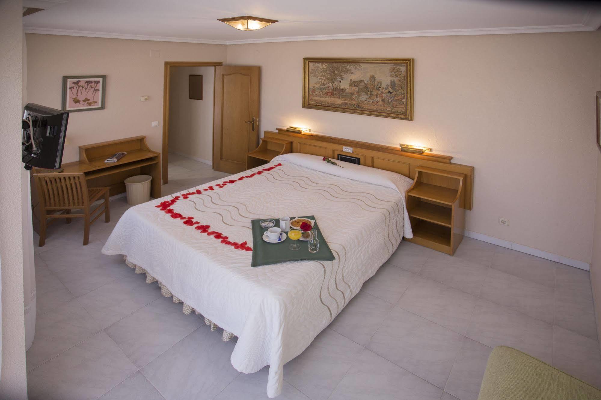 פלנסיה Hotel Don Rodrigo מראה חיצוני תמונה